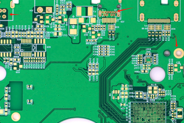 pcb via